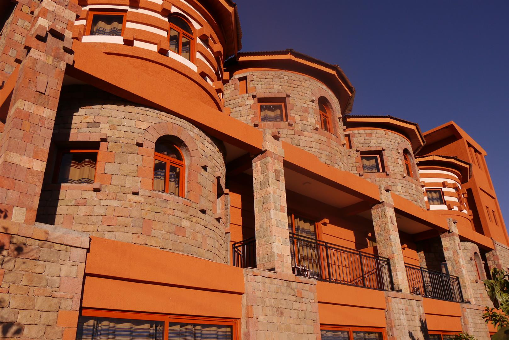 Centrally located in town and in walking distance to the Rock-hewn Churches